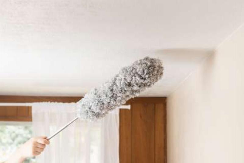 Bảo quản và vệ sinh trần thạch cao phòng khách để duy trì vẻ đẹp